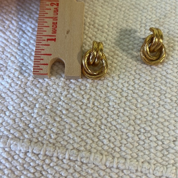 Elegant Gold Knot Earrings. - Picture 6 of 6
